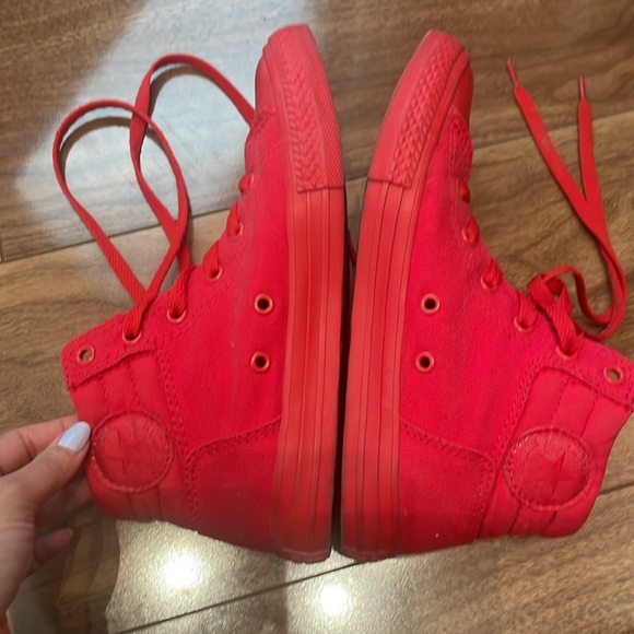 Chuck Taylor All Star Hi Sneaker in Red size 35- worn ONCE ! Like NEW - Picture 5 of 7